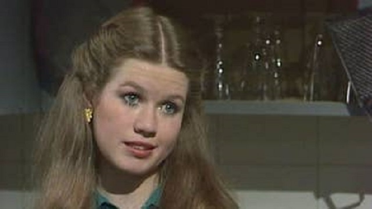 Sons and Daughters - Season 2 Episode 110 : Episode 284