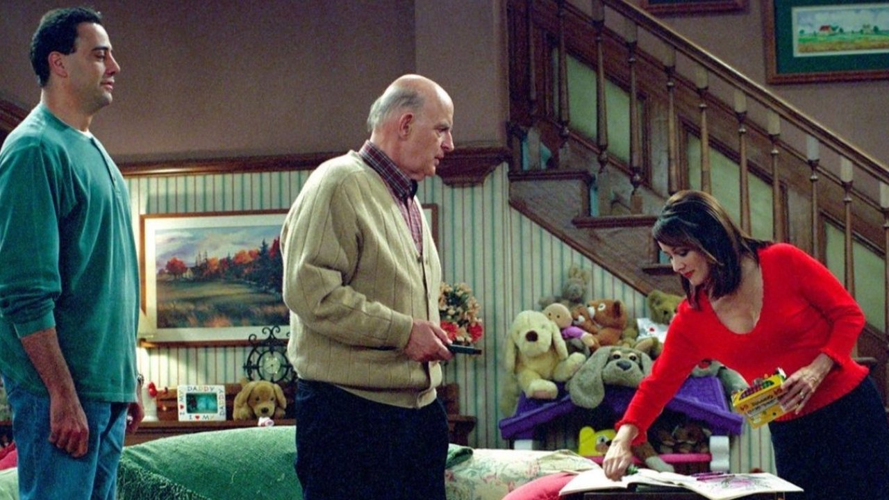 Everybody Loves Raymond - Season 4 Episode 1 : Boob Job