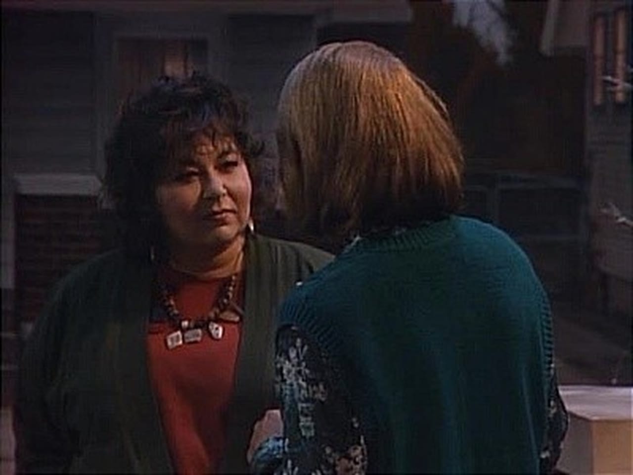 Roseanne - Season 2 Episode 9 : We Gather Together