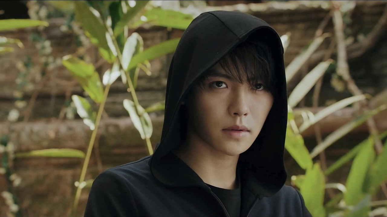 Wu Xie Attacked by Pheasant-Necked Snakes