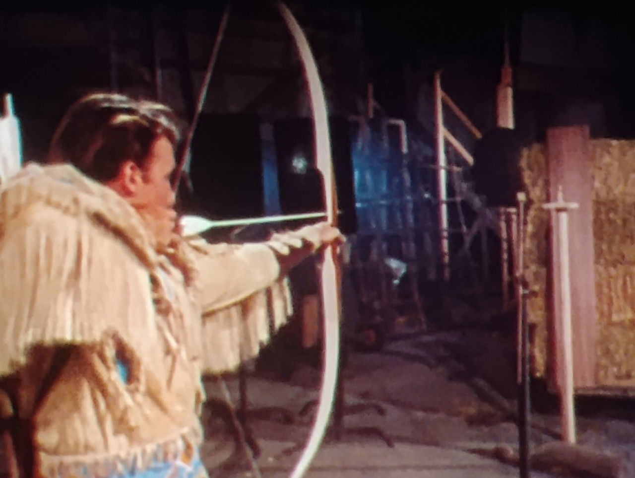 Le Monde merveilleux de Disney (Disneyland - Walt Disney Présente - Le Monde Merveilleux De Disney En Couleurs ) — Rouget Et Le Faucon