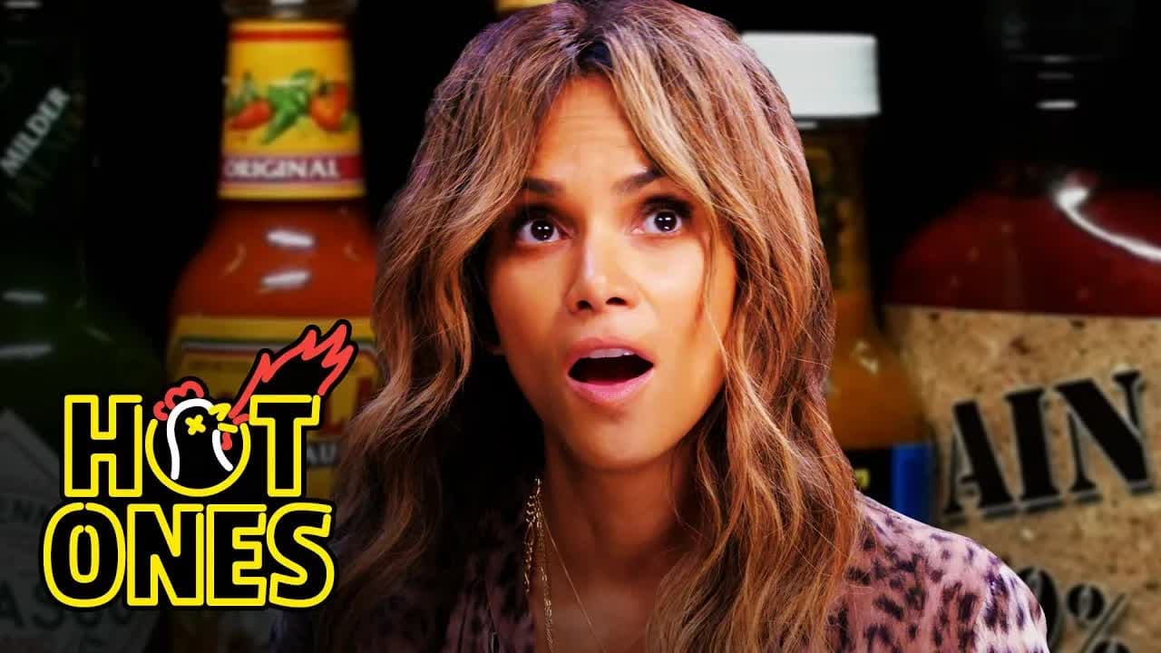 Hot Ones - Season 9 Episode 2 : Halle Berry Refuses to Lose to Spicy Wings