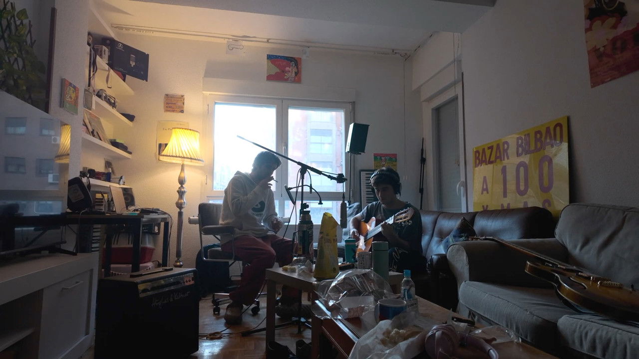 una colección de videos creando por tenerte cerca