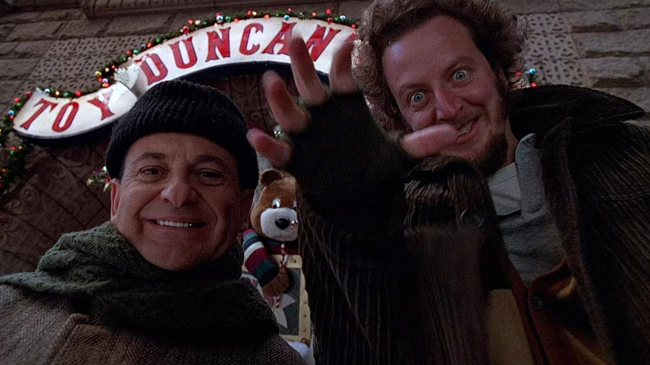 Home Alone 2: Lost in New York background 65