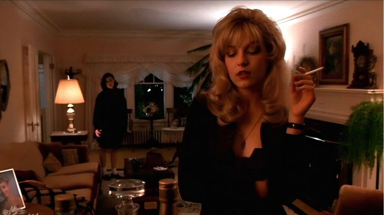 Twin Peaks: Fire Walk with Me background 105