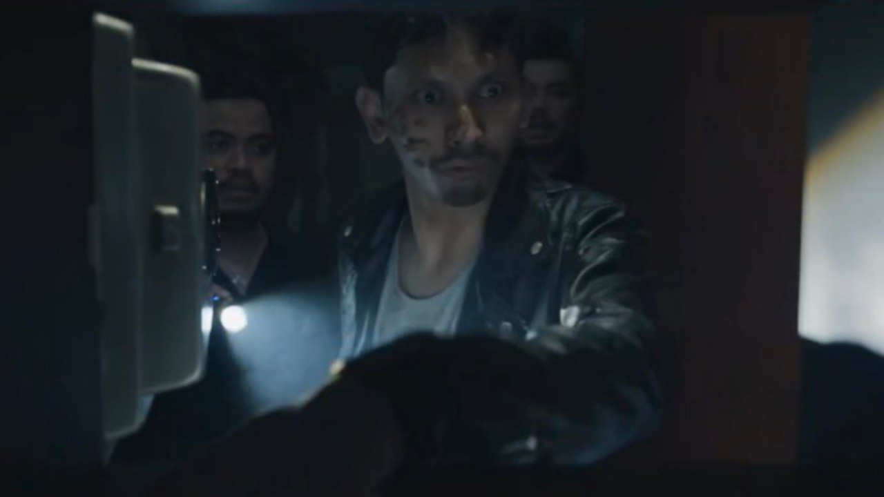 Risky Business 2 backdrop