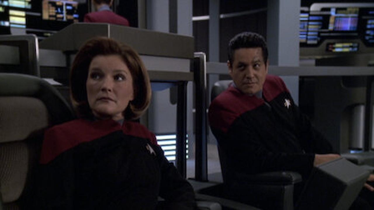 Star Trek: Voyager “Tinker Tenor Doctor Spy” Review