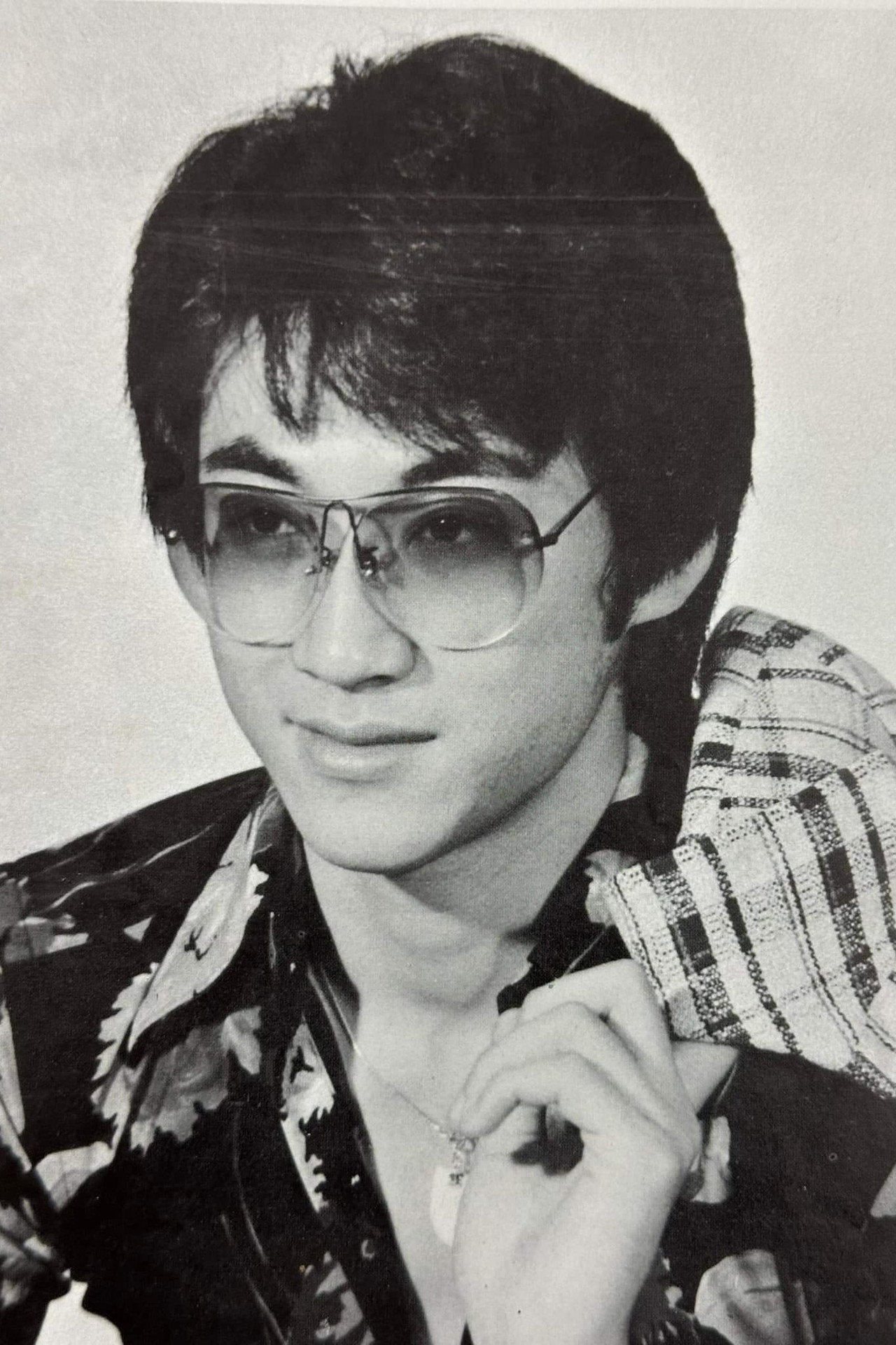 华伦