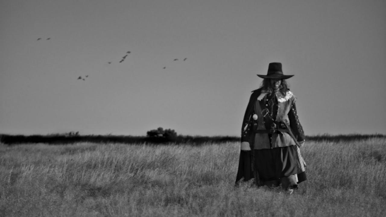 Scen från A Field in England