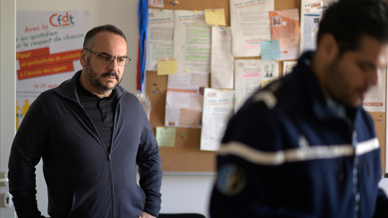 La Syndicaliste backdrop