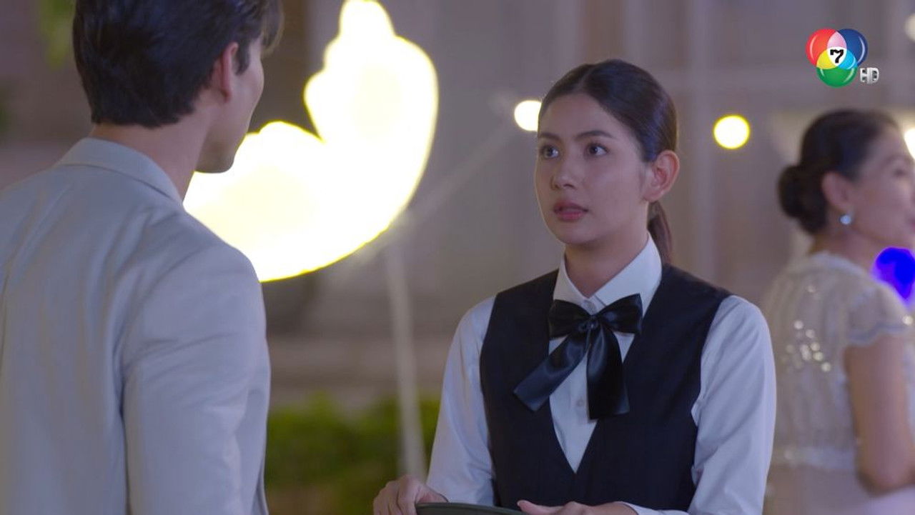 ผีเสื้อสลับลาย — Épisode 9