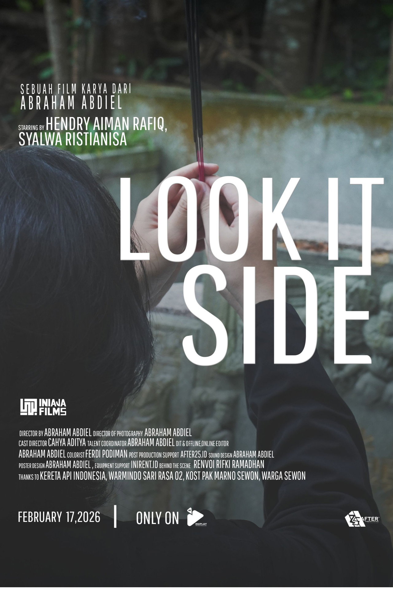 LOOK IT SIDE