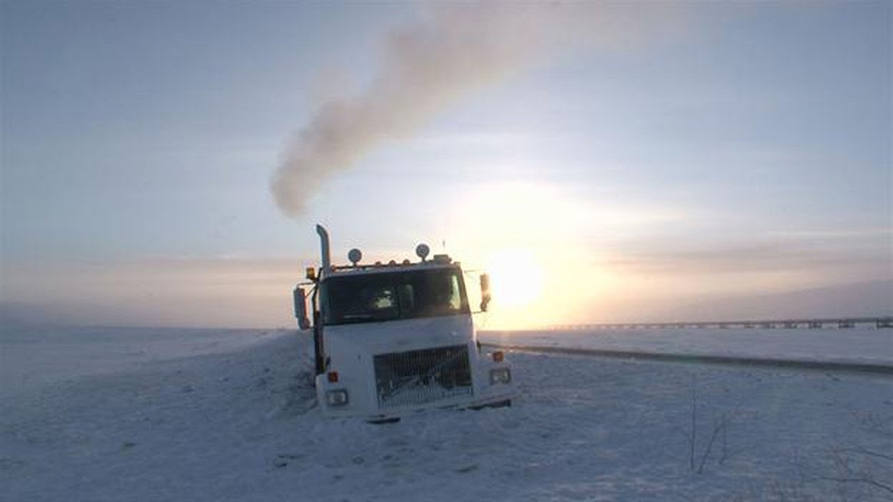 Ice Road Truckers - Season 3 Episode 1 : Deadliest Ice Road