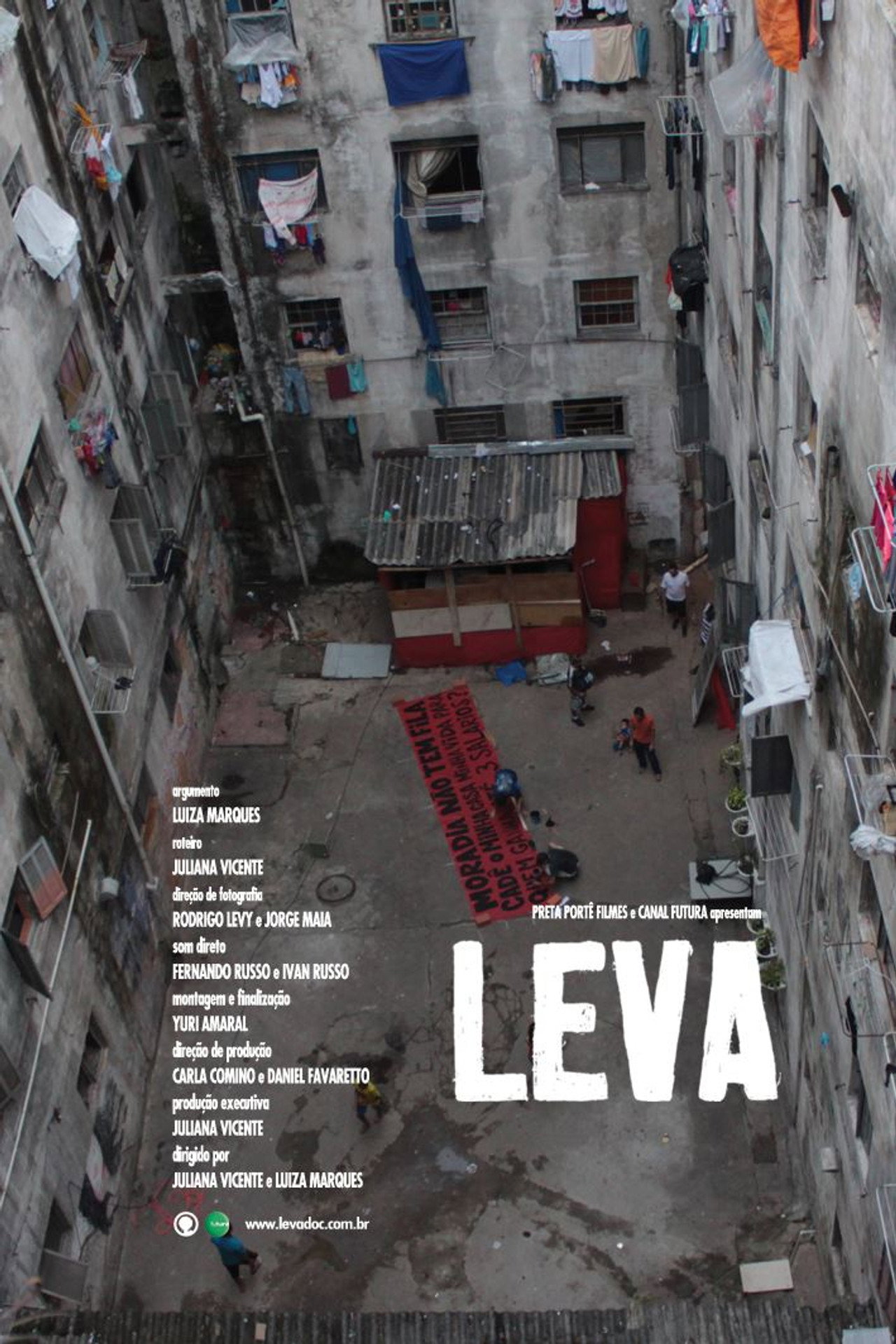 Leva filmaffisch