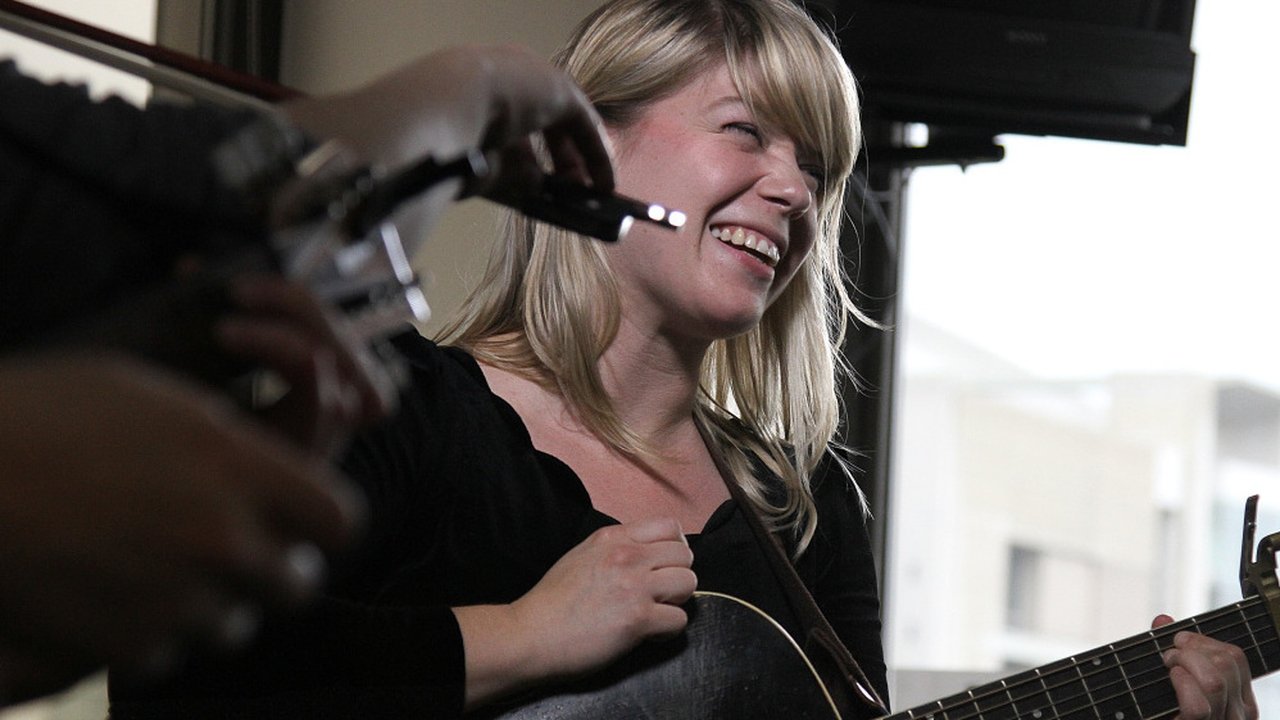 NPR Tiny Desk Concerts - Season 4 Episode 6 : Basia Bulat