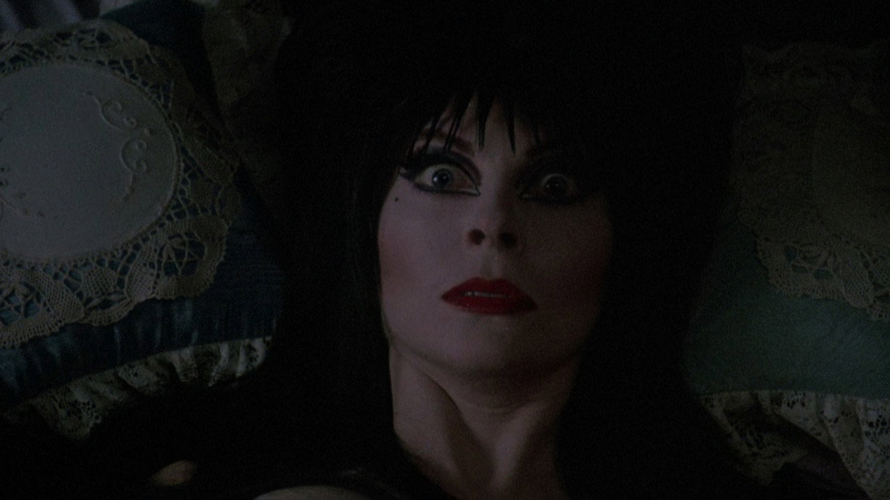 Elvira: Mistress of the Dark background 72