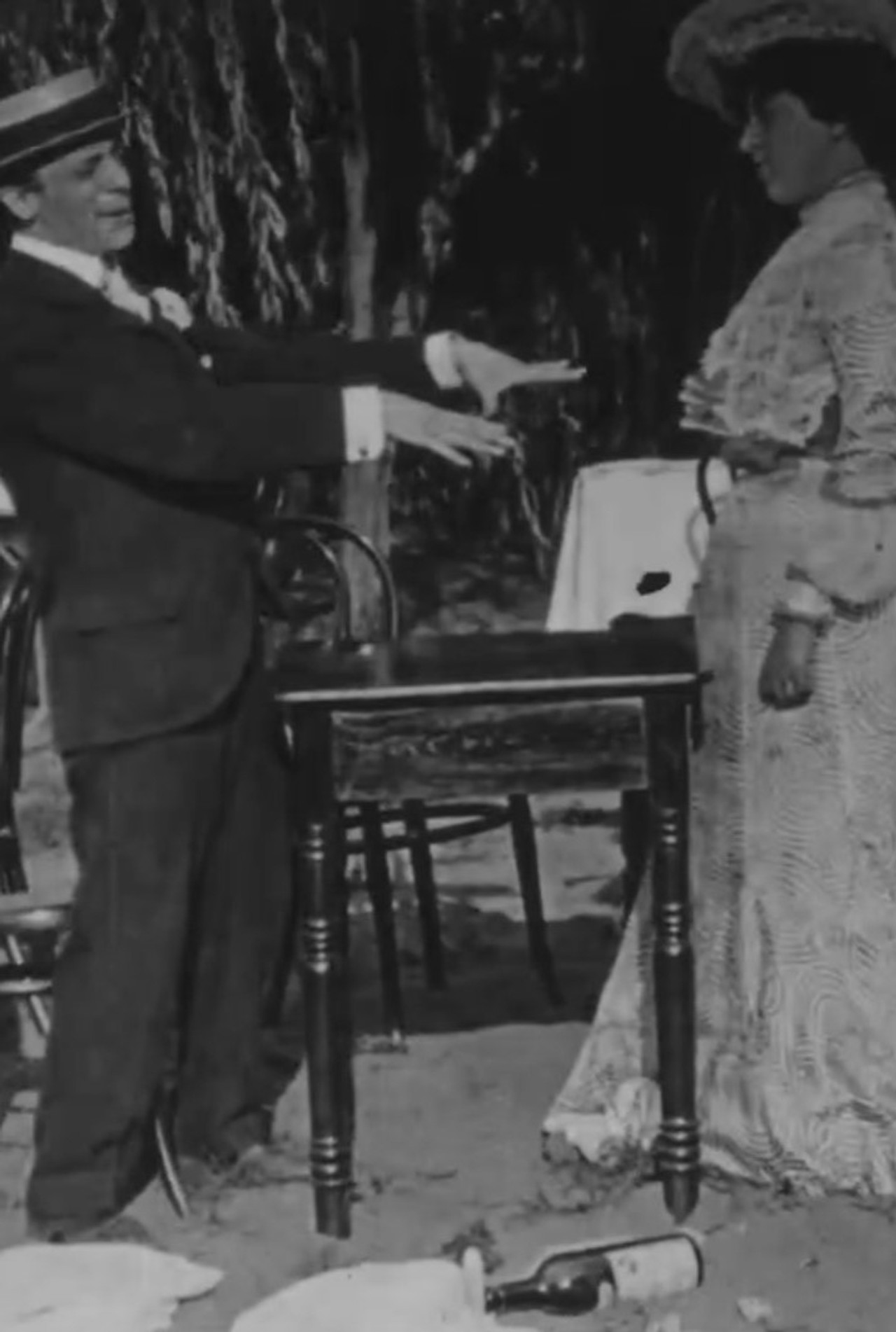 Fregoli e signora al ristorante Backdrop