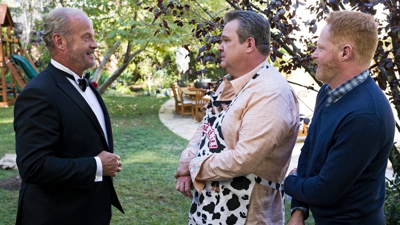 Modern Family - Season 8 Episode 10 : Ringmaster Keifth