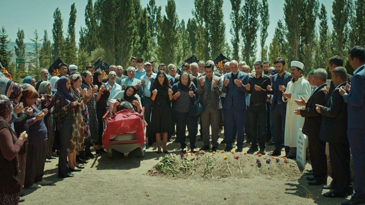 Aşk Ve Mavi — Épisode 1