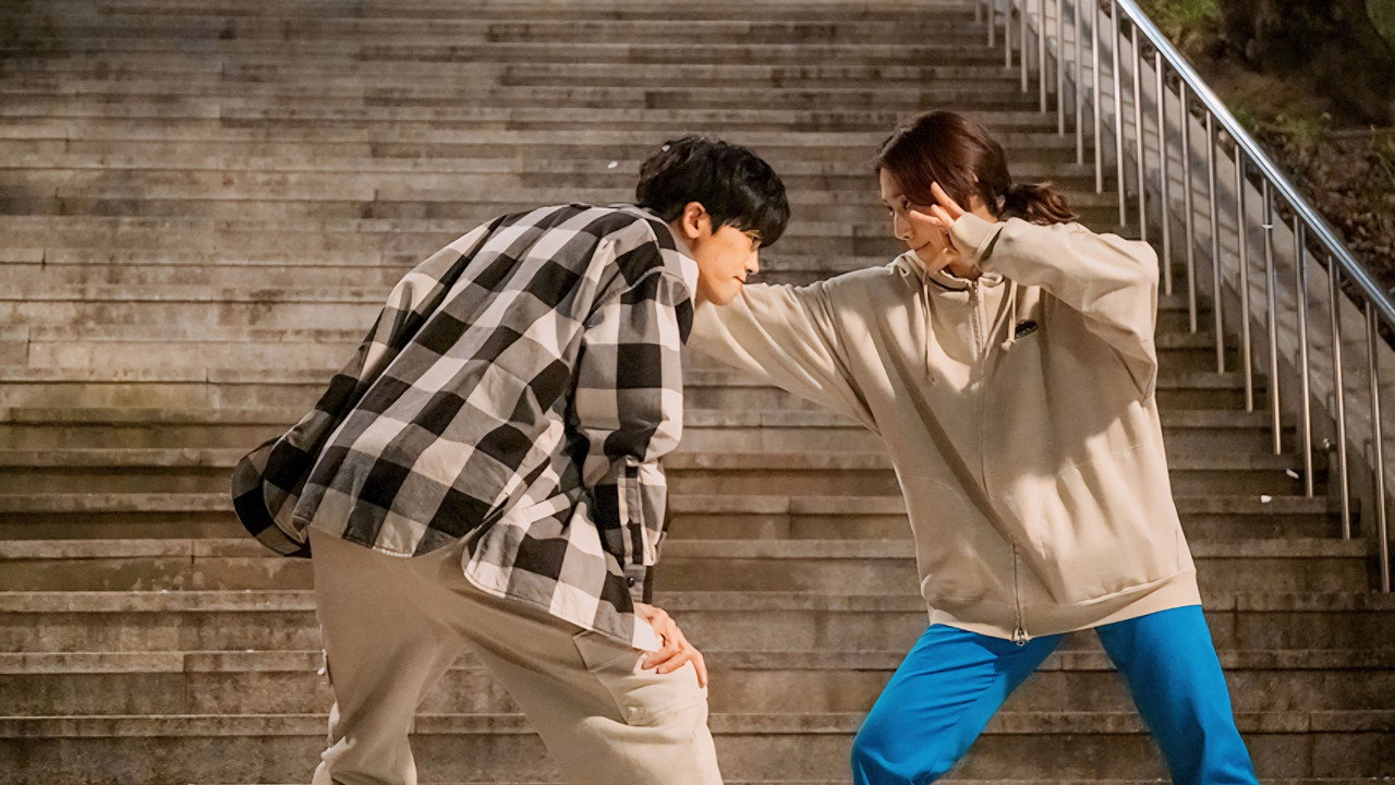 “Doctor Slump”: Bản Giải Phẫu Những Vết Thương Tàng Hình Và Triết Lý Về Sự Thất Bại Huy Hoàng cinematic still