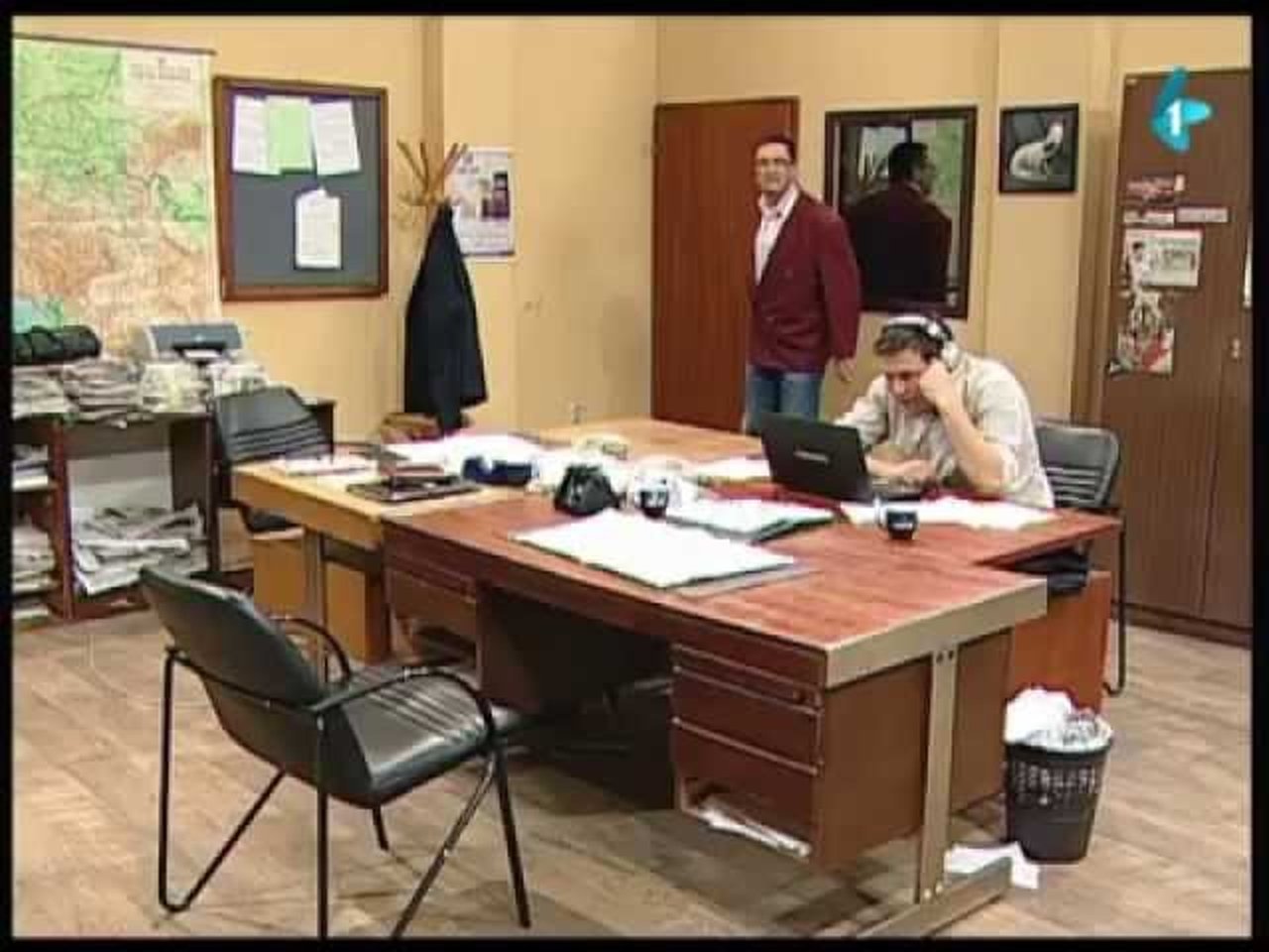 Government Job - Season 2 Episode 195 : 392 Ljubomora