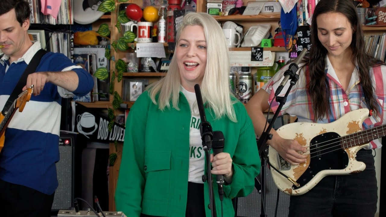 NPR Tiny Desk Concerts - Season 16 Episode 125 : Alvvays