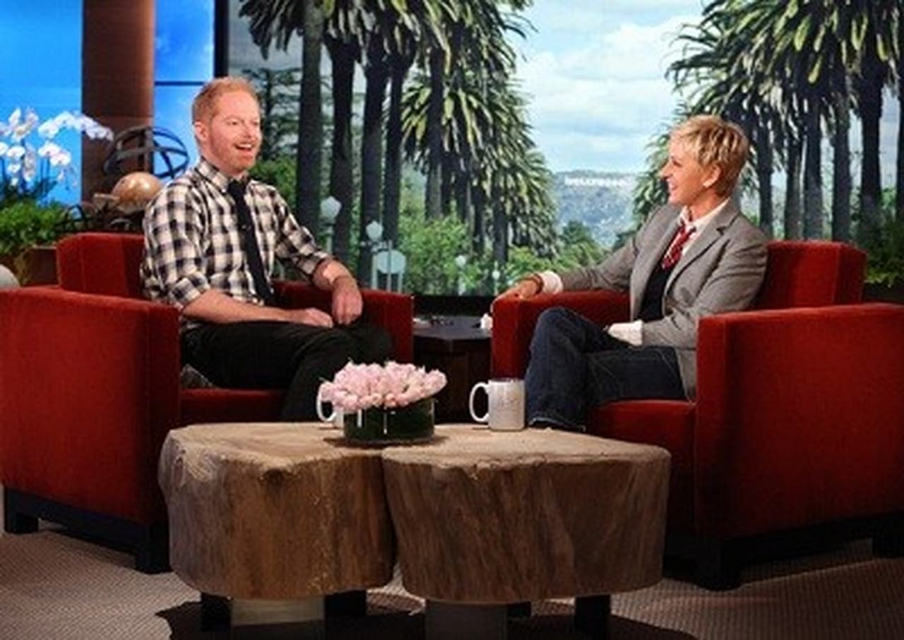 The Ellen DeGeneres Show - Season 9 Episode 25 : Jesse Tyler Ferguson, Michael Strahan