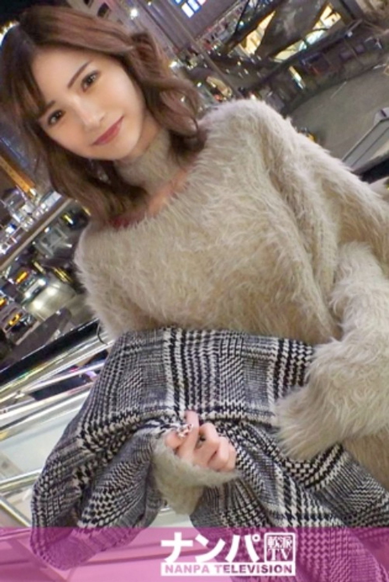 200GANA-2693 マジ軟派、初撮。 1783 友人にドタキャンされて駅前を彷徨うギャルをナンパ!超が付くほどのスレンダーボディ!抱きしめたら折れちゃうんじゃ…と心配しつつも激しいピストンで膣奥連打で快感の渦へ! filmaffisch