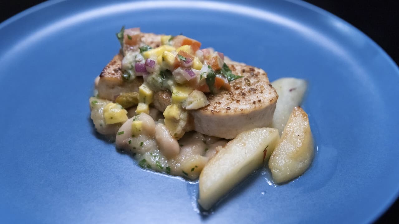 Chopped - Season 57 Episode 11 : Double-Edged Swordfish