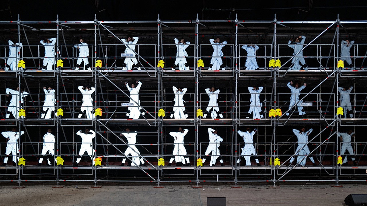 Dans la lumière - Au cœur de la création du spectacle signé JR, Damien Jalet et Thomas Bangalter still 6