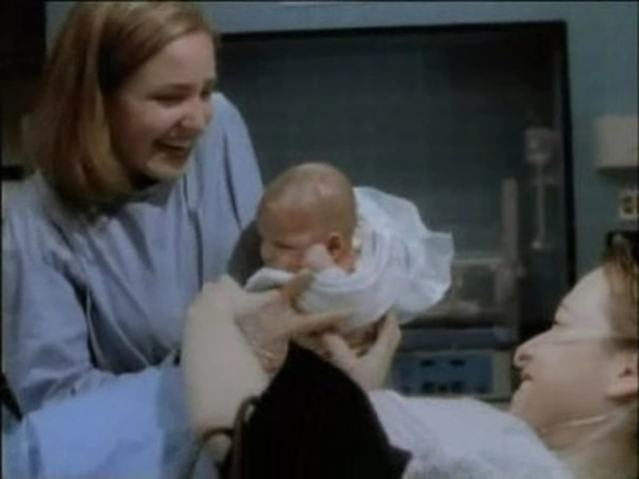 ER - Season 1 Episode 24 : Motherhood