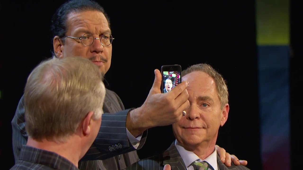 Penn & Teller: Fool Us - Season 2 Episode 1 : Phone-y Business