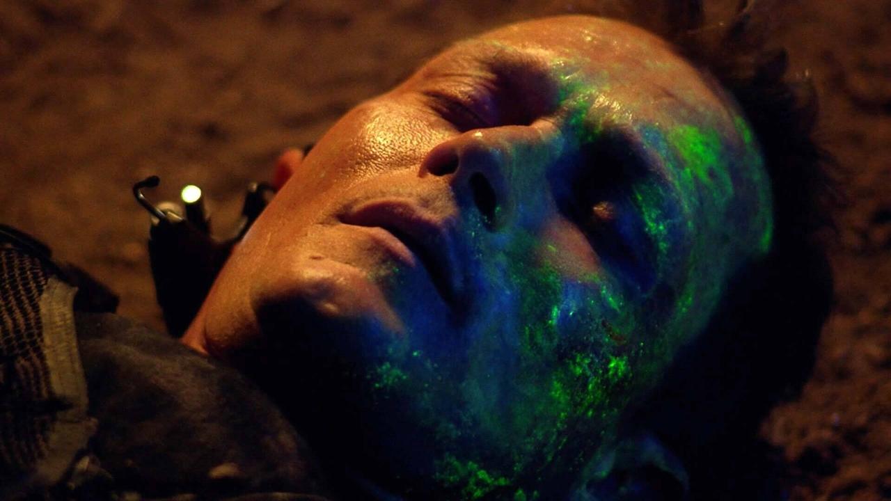 The X-Files - Season 8 Episode 12 : Medusa