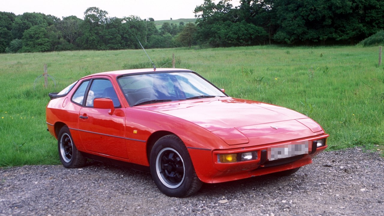 Wheeler Dealers - Season 1 Episode 1 : Porsche 924 (Part 1)