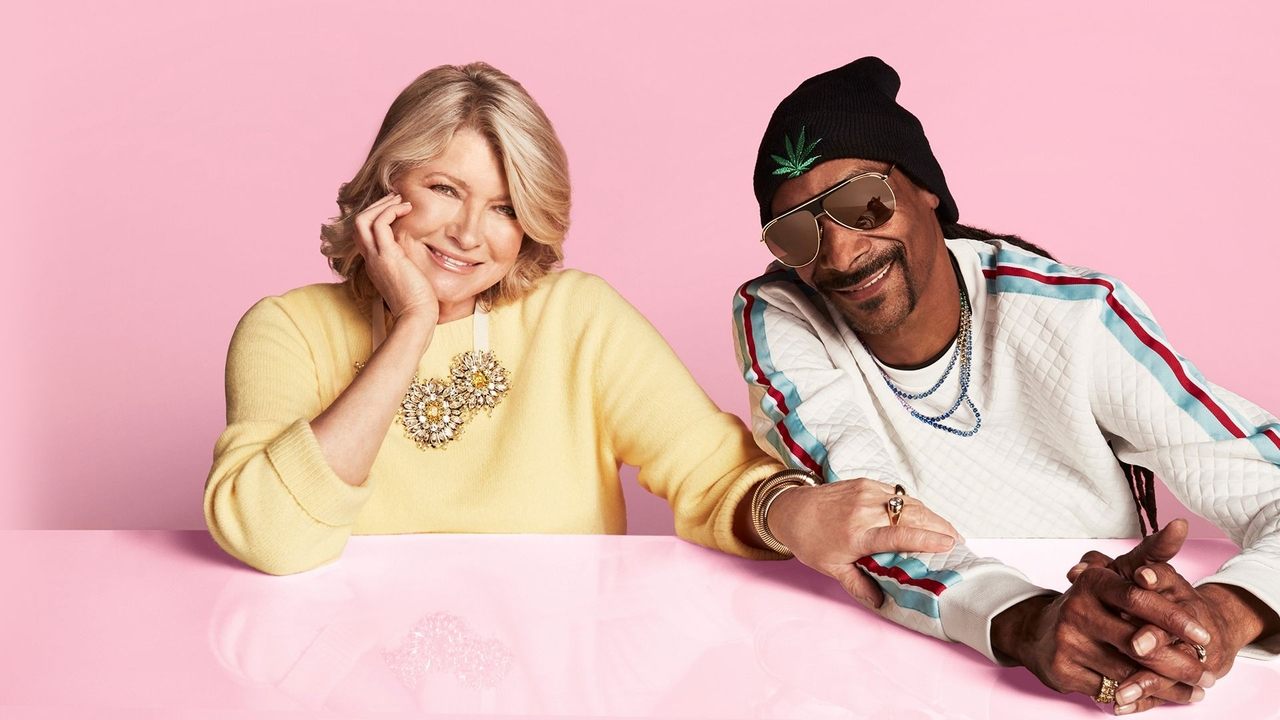 Martha & Snoop's Potluck Dinner Party background