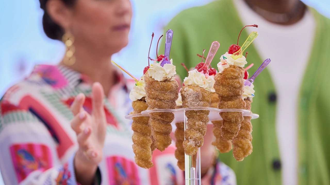 The Great Canadian Baking Show - Season 9 Episode 3 : Carnival Week