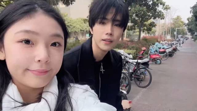 LIVE（V.）HOUSE - Season 0 Episode 18 : Episode 18