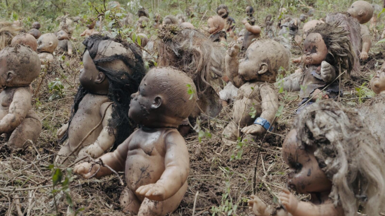 Island of the Dead Dolls still 12