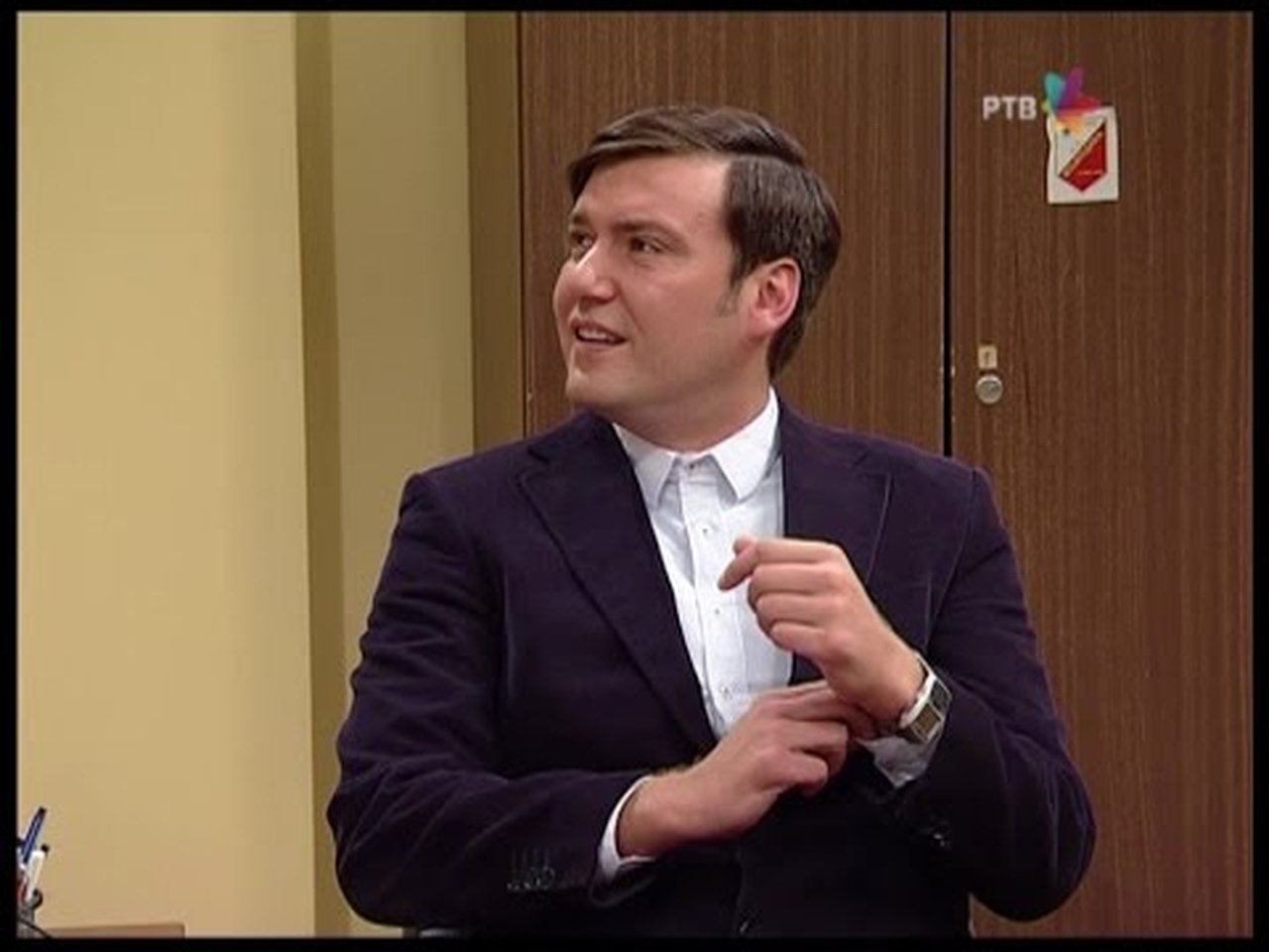 Government Job - Season 5 Episode 31 : 795 Fešn selekšn