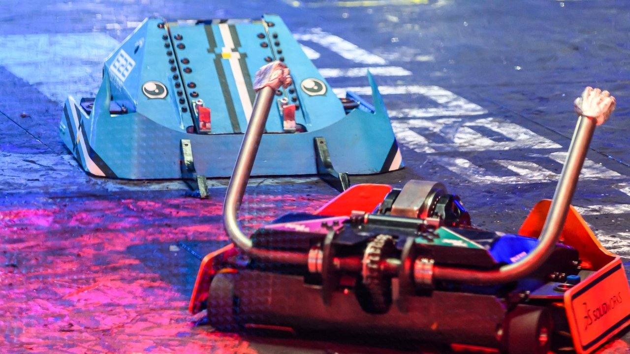BattleBots - Season 8 Episode 8 : Mirror, Mirror