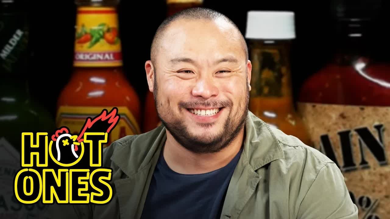 Hot Ones - Season 16 Episode 9 : David Chang Sweats Like Crazy While Eating Spicy Wings