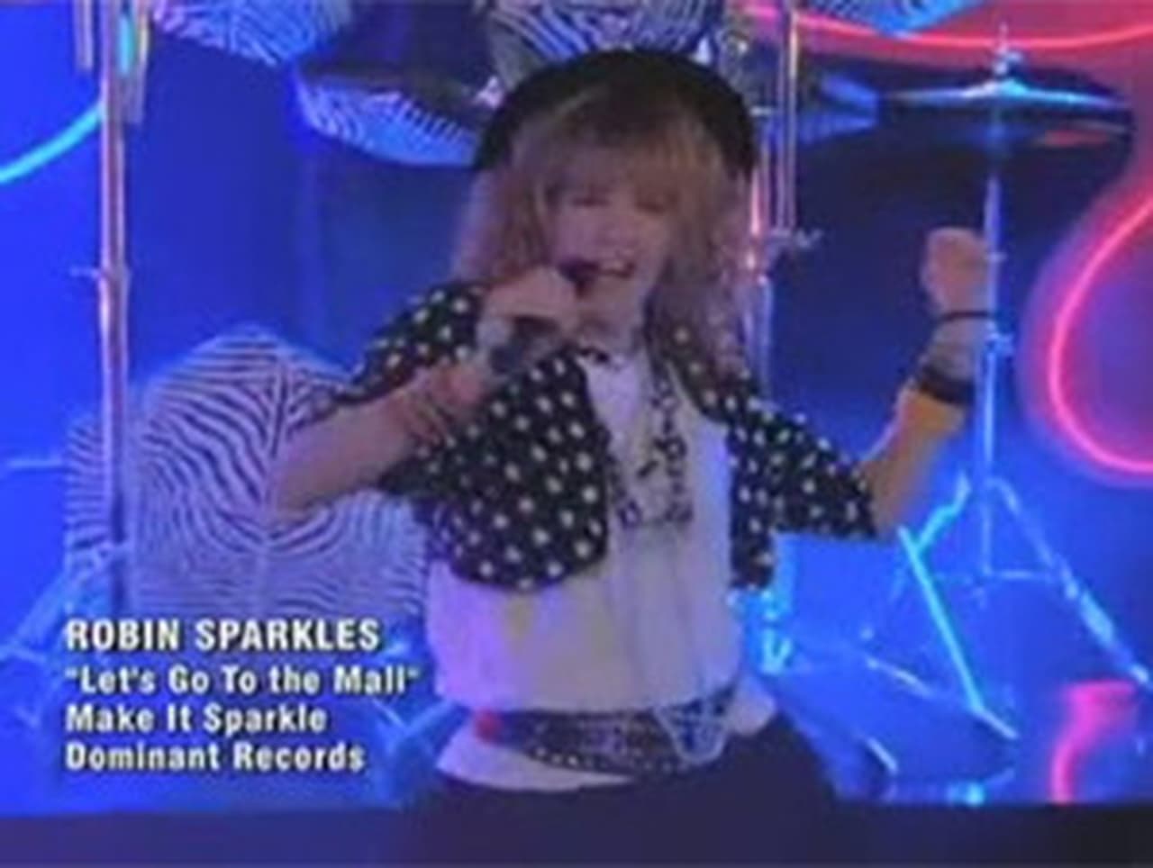 How I Met Your Mother - Season 0 Episode 1 : Robin Sparkles Music Video - Let's Go to the Mall