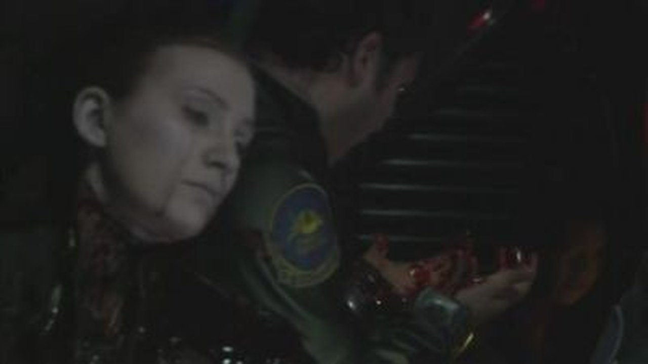 Battlestar Galactica - Season 0 Episode 30 : Face of the Enemy (7)
