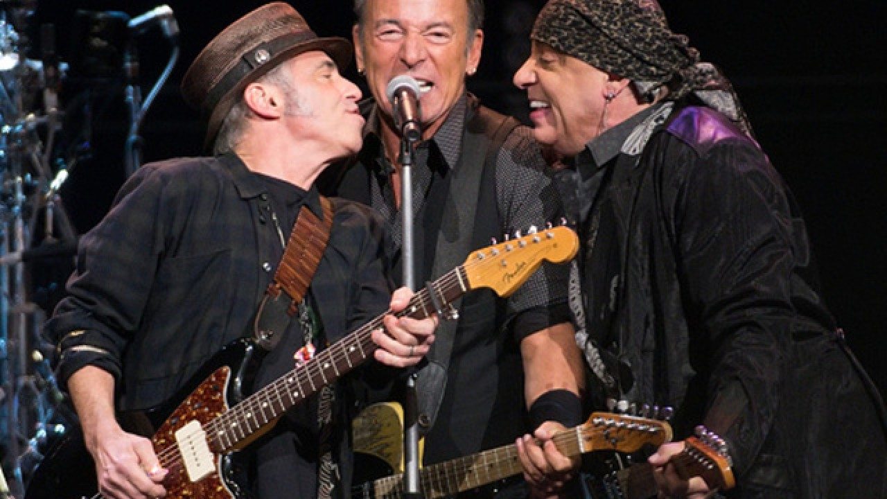 Bruce Springsteen and the E Street Band : Live in New York City background