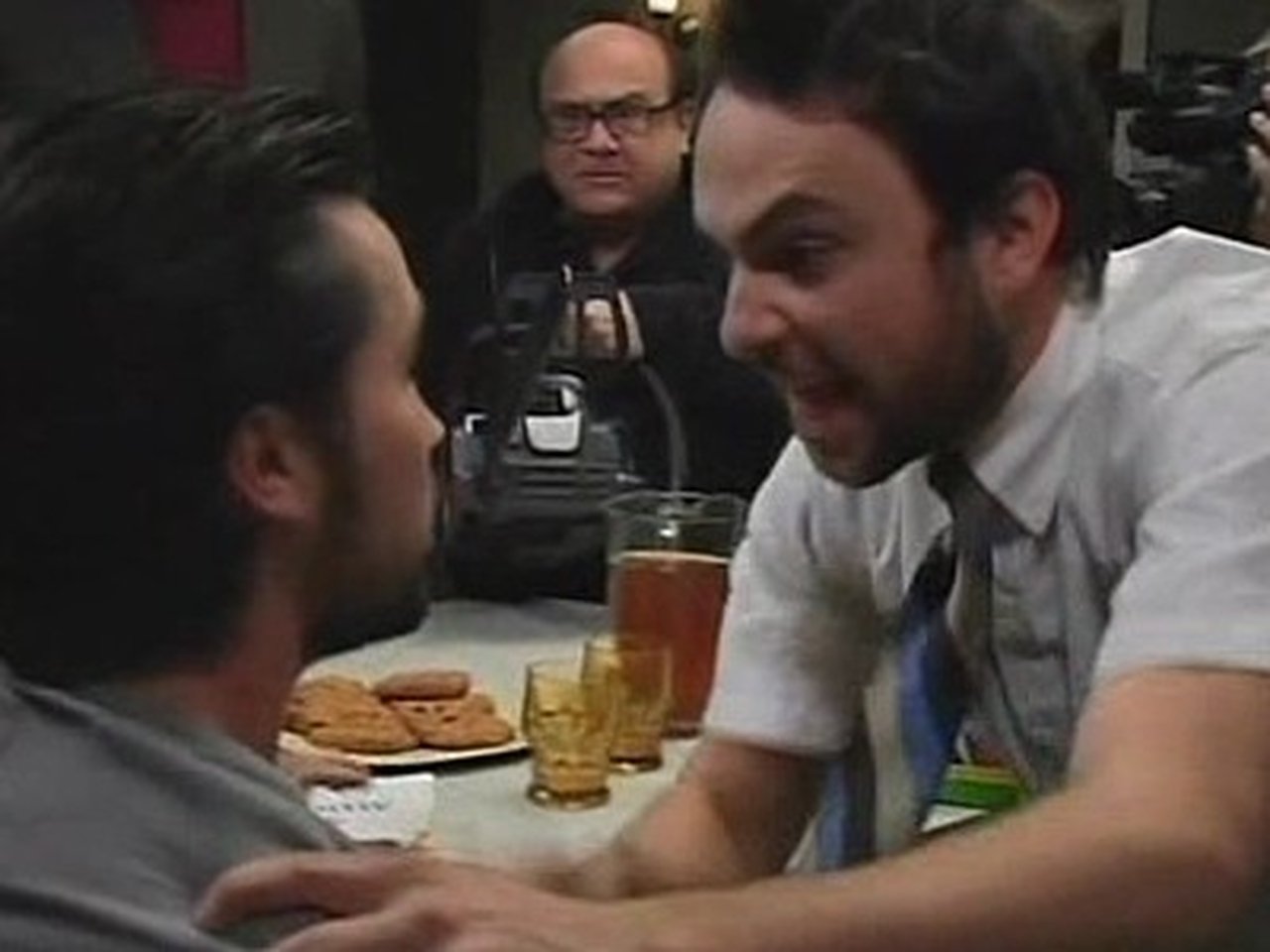 It's Always Sunny in Philadelphia - Season 3 Episode 10 : Mac Is a Serial Killer