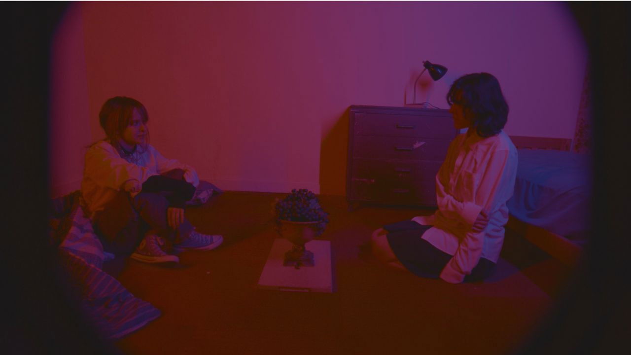 Eksperimenti i Ngjyrosur backdrop