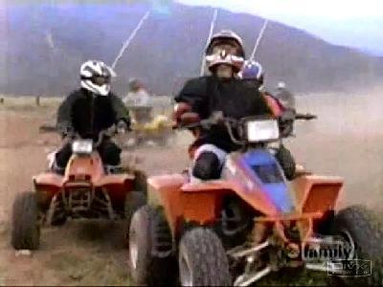 Power Rangers - Season 2 Episode 1 : The Mutiny (1)