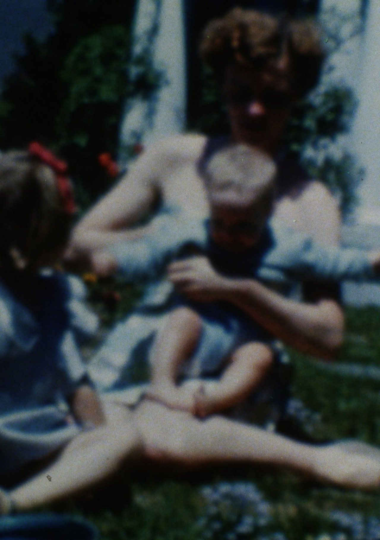 To and from Childhood... A Portrait filmaffisch