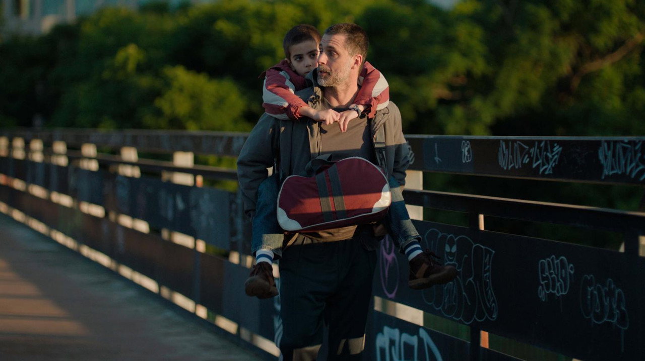 Immagine di copertina del trailer di A Son