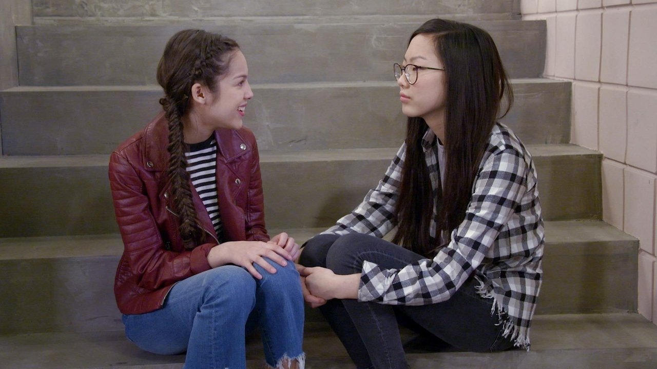 Bizaardvark - Season 2 Episode 1 : First Day of School